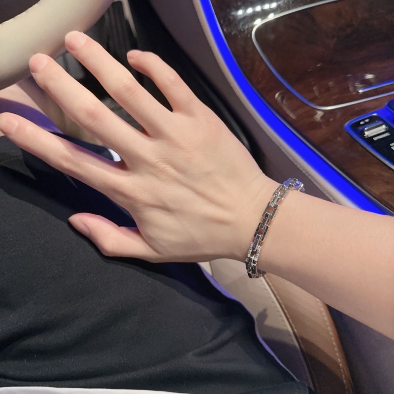 chr1st1an D10r necklaces